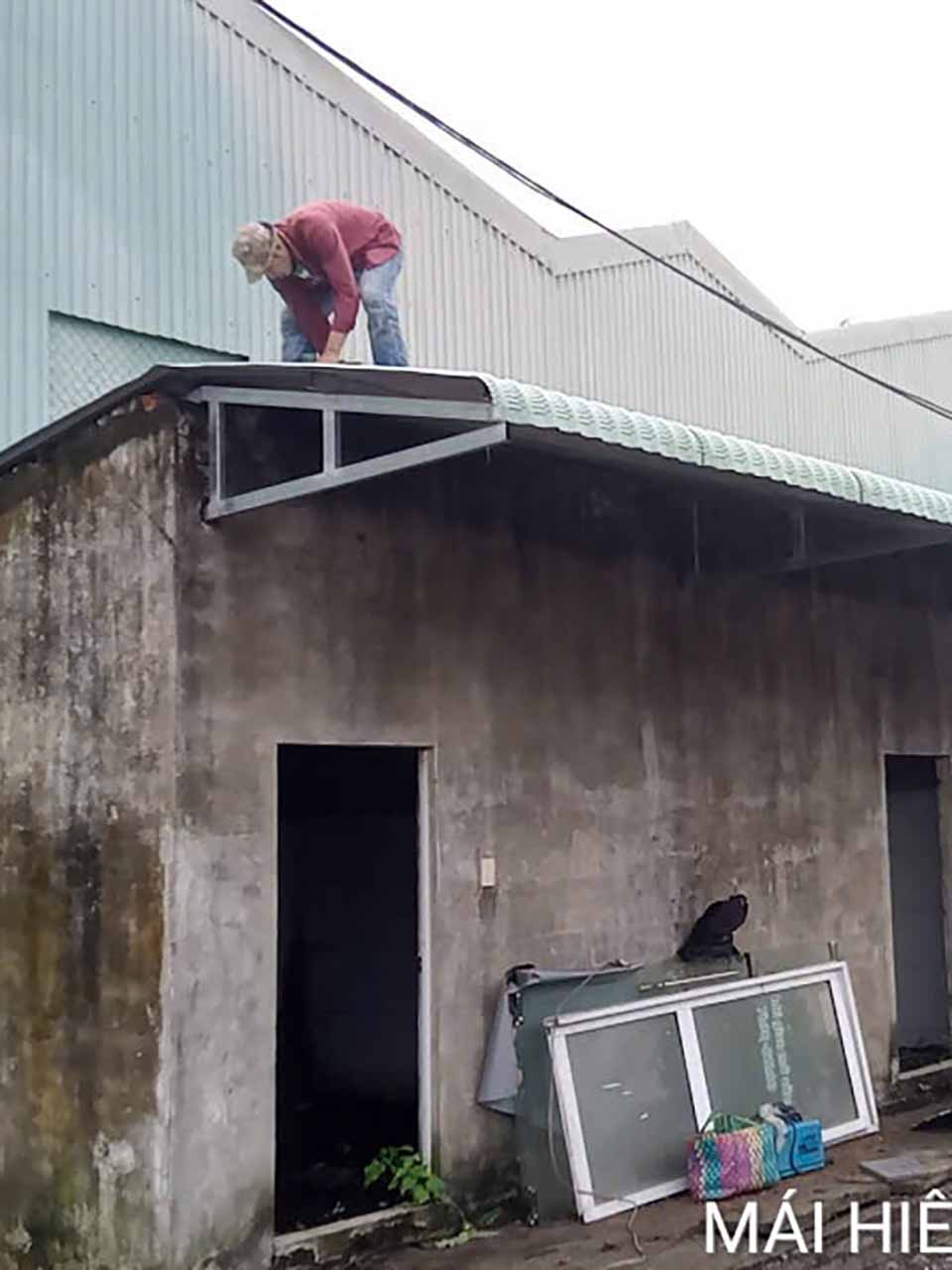 Dịch vụ thay tôn cũ hỏng nhanh tại Đà Nẵng