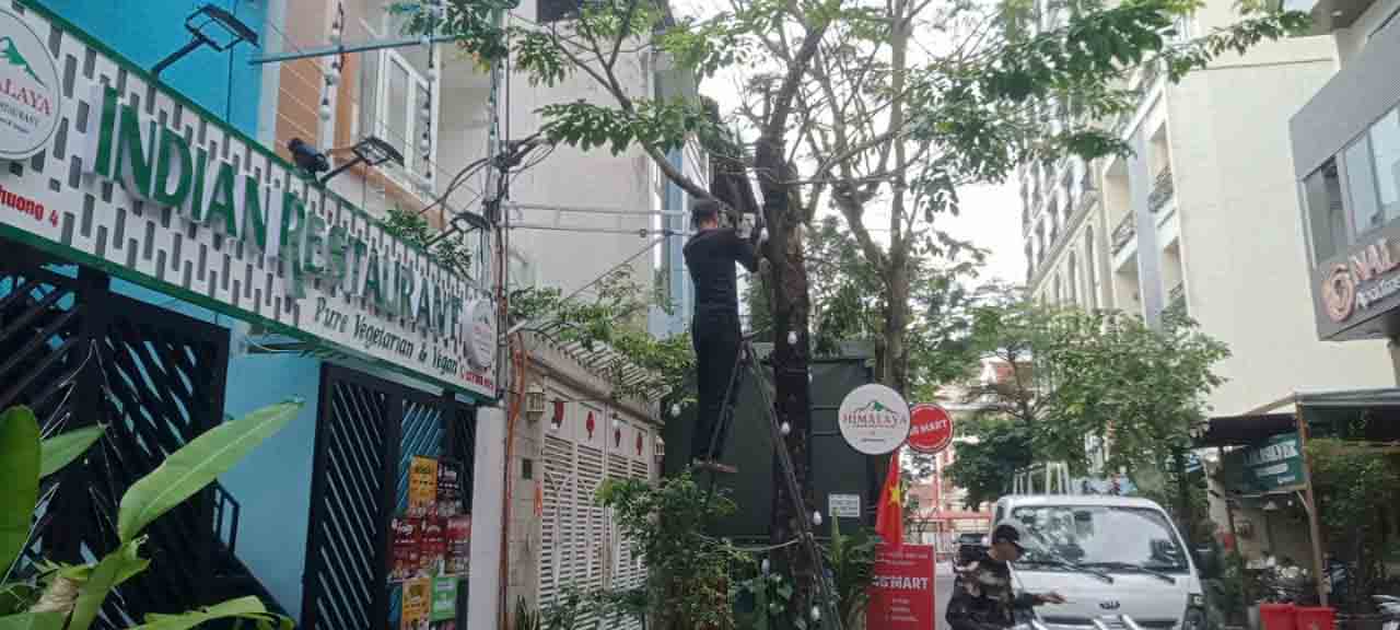 Sửa mái xếp bị rách, kẹt ray tại Đà Nẵng