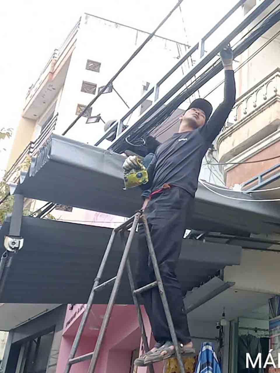 Thay vải mái xếp di động cũ hỏng ở Đà Nẵng