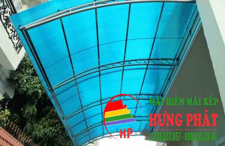 Mái che hiên nhà bằng tấm nhựa polycarbonate