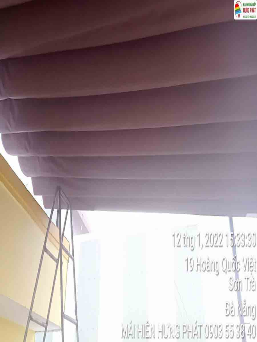 mái che sân thượng polycarbonate