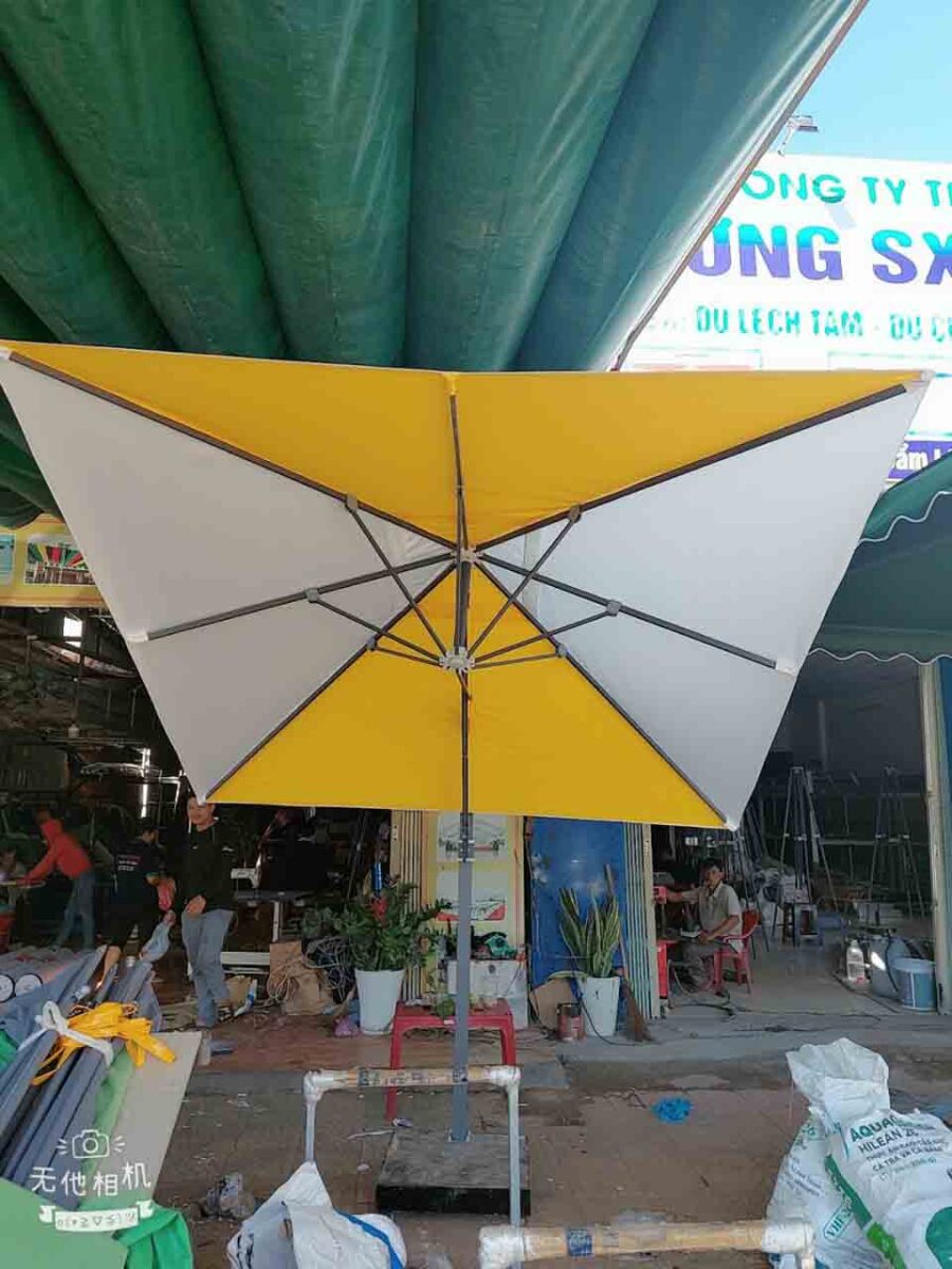 Dù Lệch tâm vuông 2.5 mét giá rẻ tại Đà Nẵng (1)
