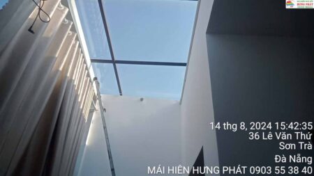 Lắp giếng trời xếp ly hệ nhôm tại 20 Nguyễn Trung Trực Đà Nẵng (5)