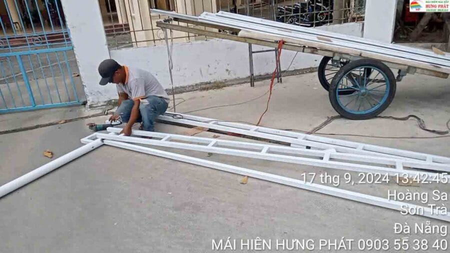 Mái xếp di động có gắn bánh xe đẩy lắp đặt tại Du Thuyền Marina Sơn Trà Đà Nẵng (1)