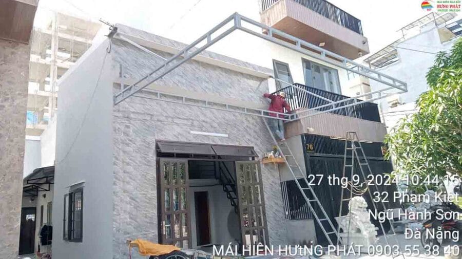 Thi công mái xếp bi trượt cho nhà a Hiền tại 74 Vũ Mộng Nguyên Đà Nẵng (1)