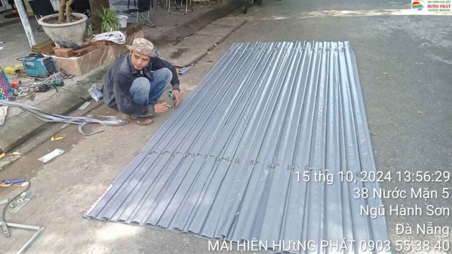 Mái che xếp di động lượn sóng không trụ lắp đặt tại 39 Nước Mặn 5 Đà Nẵng (4)