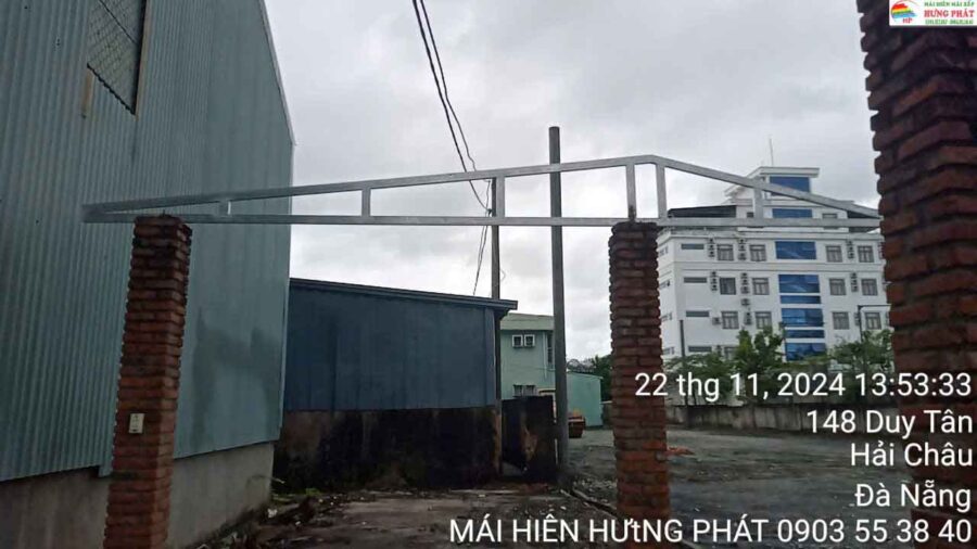 Lắp mái tôn giá rẻ tại Đà Nẵng,sân bóng nhân tạo 146 Duy Tân