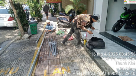 Lắp đặt mái hiên di động trong ngày cho Cửa hàng xe máy Đức Vũ 658 Trần Cao Vân Đà Nẵng (1)