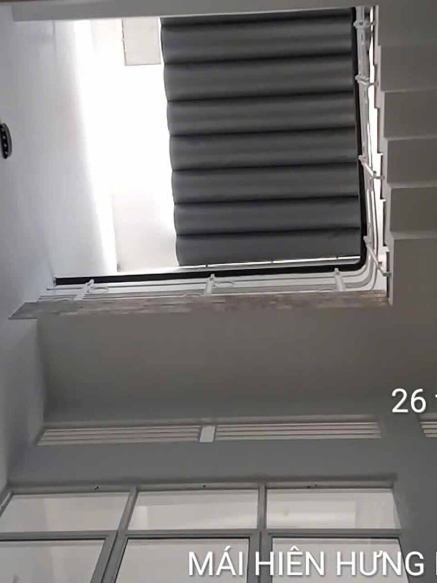 Lắp giếng trời xếp ly hệ rèm kéo tay tại 112 Trần Thủ Độ (1)