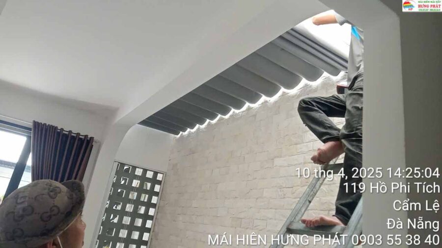 Rèm xếp ly hệ nhôm che nắng tuyệt đối cho giếng trời tại 117 Hồ Phi Tích Đà Nẵng (1)