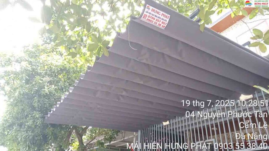Bạt che xếp di động che nắng mưa sân trước tại 105 Hoàng Đạo Thúy,Cẩm Lệ (1)