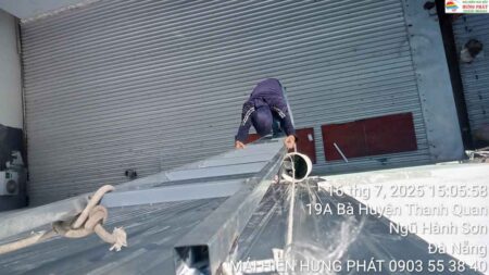 Lắp mái tôn sân thượng giá rẻ tại Ngủ Hành Sơn, Đà Nẵng (1)