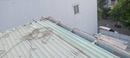 Lắp mái tôn sân thượng giá rẻ tại Ngủ Hành Sơn, Đà Nẵng (1)