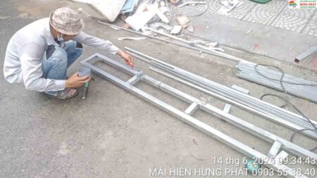 Lắp mái xếp di động lượn nhỏ tại 189 Bùi Tấn Diên (1)
