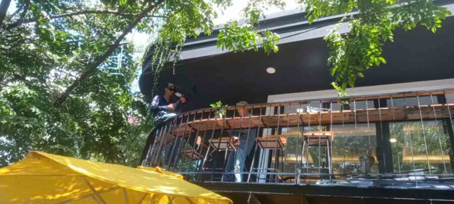 Mái hiên di động lắp đặt cho quán Cafe vỉa hè 08 Khuê Mỹ Đông 3 (2)