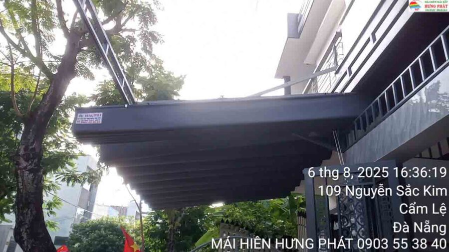 Bạt xếp di động che sân trước tại 107 Nguyễn Sắc Kim Hòa Xuân (3)