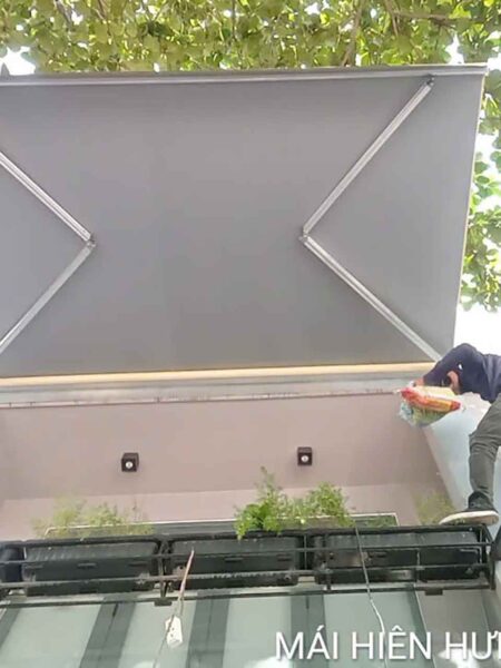 Mái che di động lắp đặt tại 211 Lê Đình Lý (1)