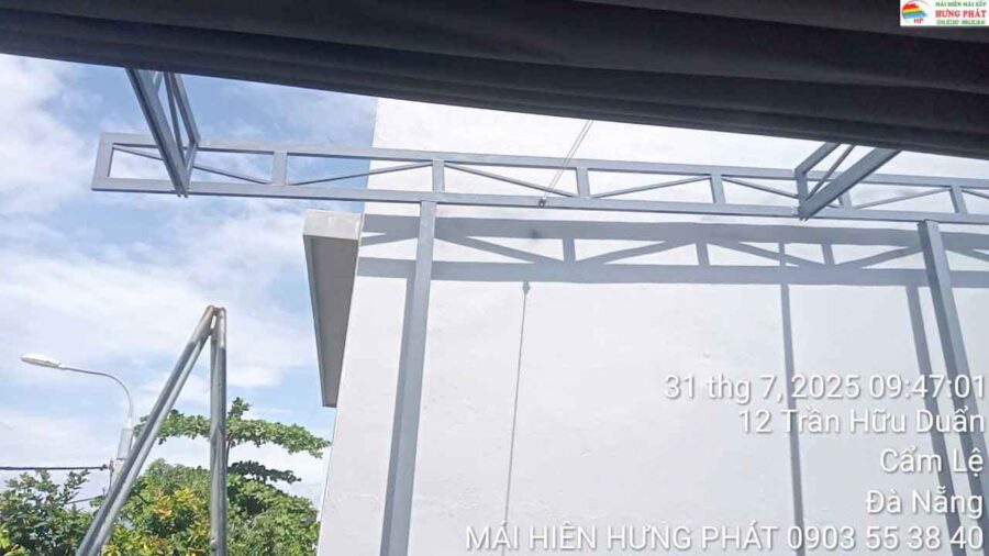 Mái xếp di động tay quay siêu nhẹ lắp trên sân thượng tại Hòa Xuân Đà Nẵng (1)
